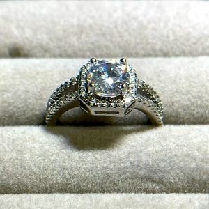 Women Engagement Wedding PARTY crystal Cubic Zirconia 925 Sterling S Ring Size 7